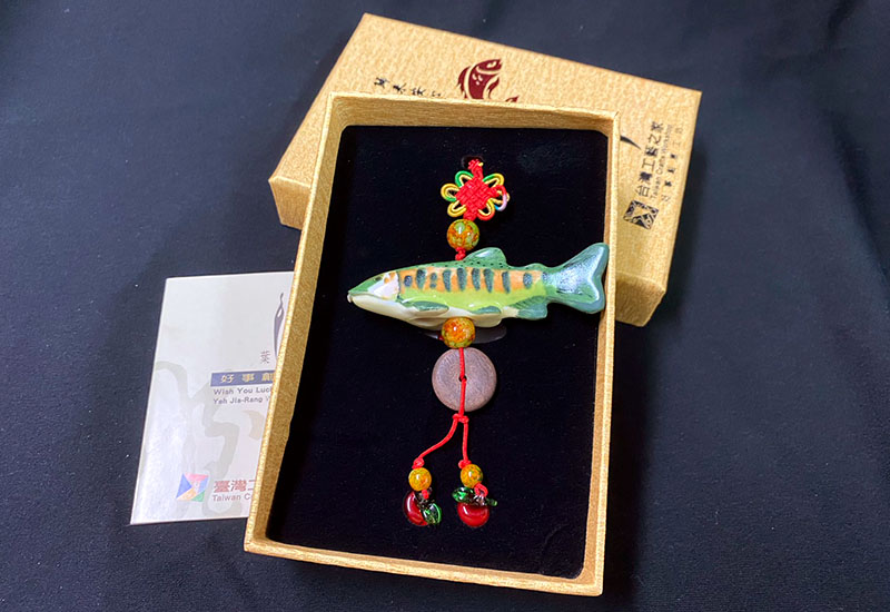 平安鮭 掛飾-深色珠